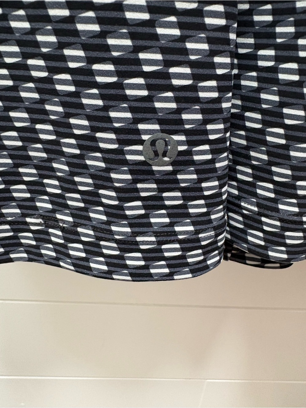 lululemon Black and White Geo-Print Sleeveless A-Line Dress With Pockets - Picture 3 of 3